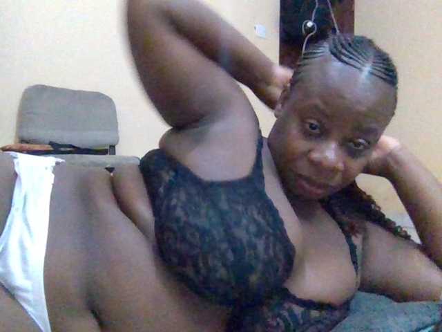 Swityass24, en directo ahora en BongaCams