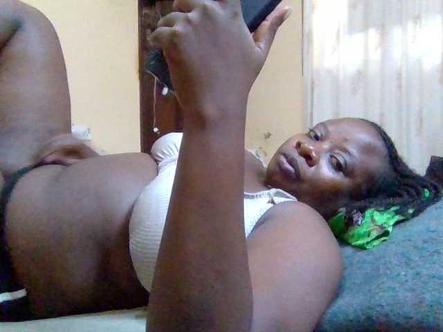 Swityass24 live cam on BongaCams
