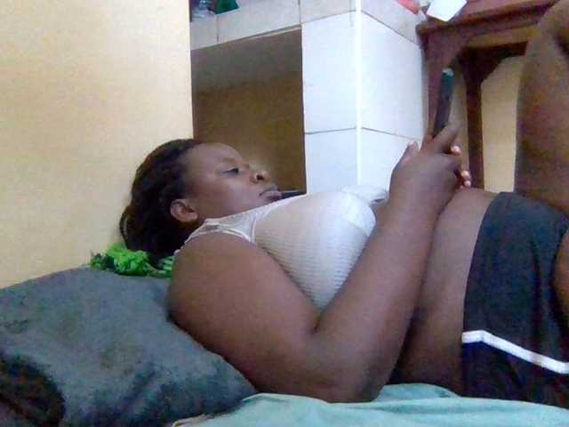 Swityass24 live cam on BongaCams