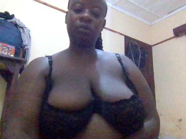 Swityass24, en directo ahora en BongaCams
