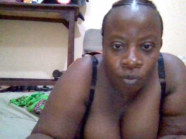 Swityass24 live cam on BongaCams
