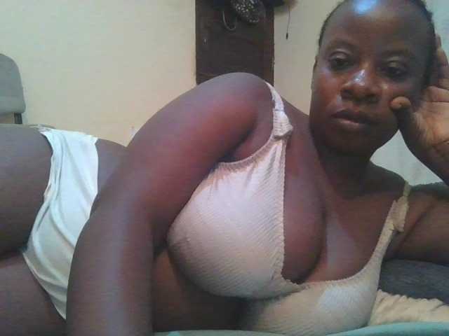 Swityass24 live cam on BongaCams