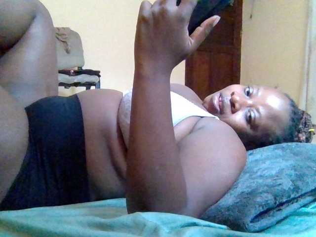 Swityass24 live cam on BongaCams