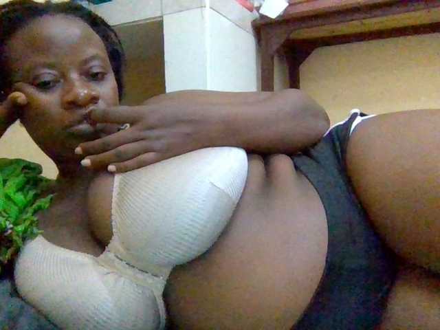 Swityass24 live cam on BongaCams