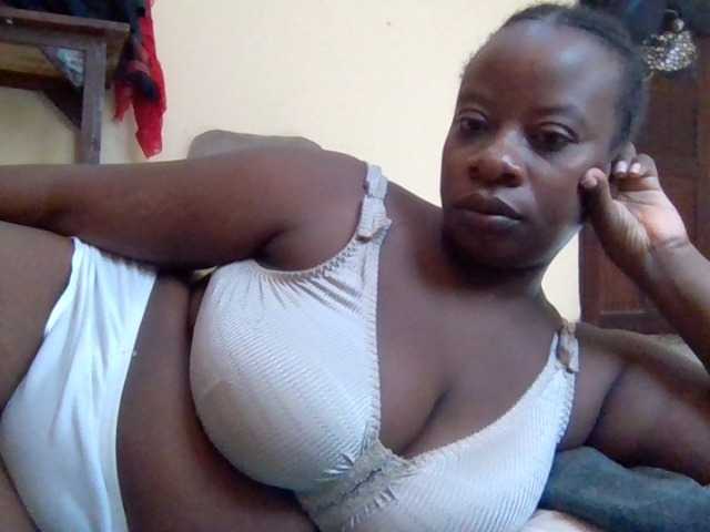 Swityass24 live cam on BongaCams