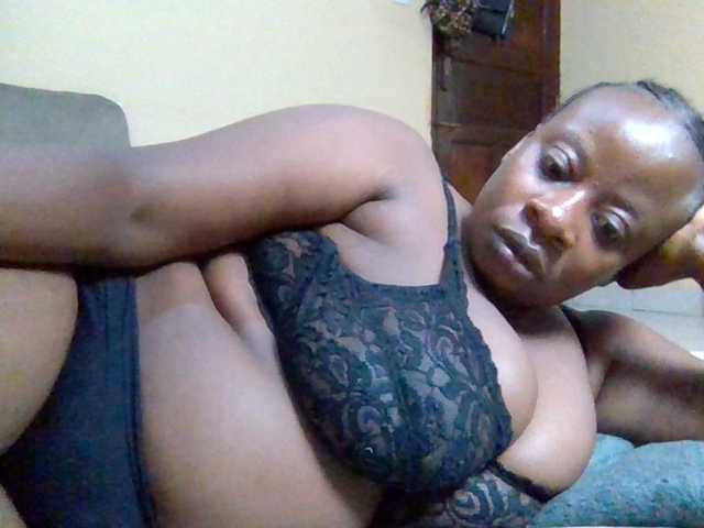 Swityass24 live cam on BongaCams