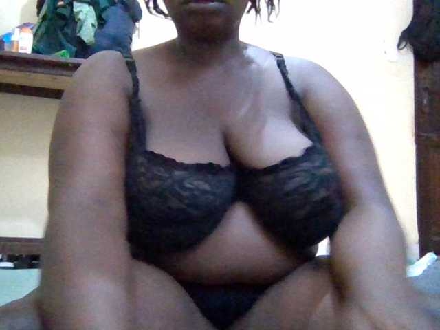 Swityass24 live cam on BongaCams