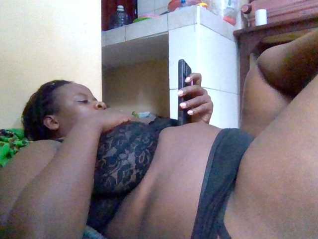 Swityass24 live cam on BongaCams