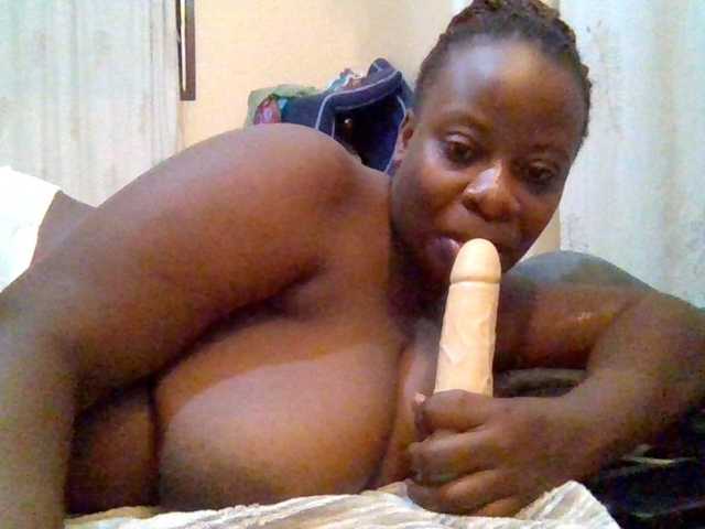 Swityass24 live cam on BongaCams