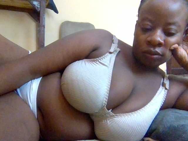 Swityass24 live cam on BongaCams