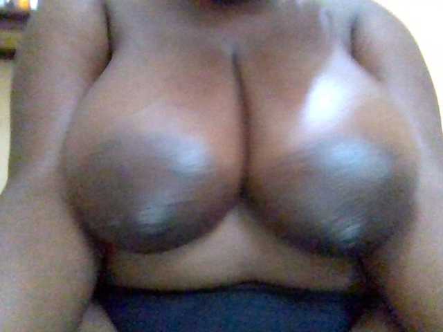 Swityass24 live cam on BongaCams