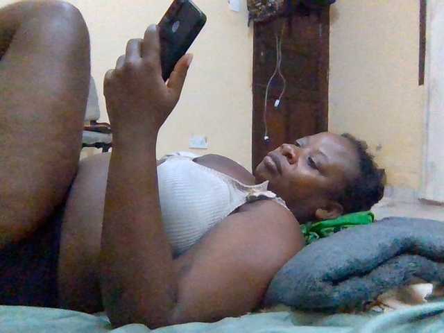 Swityass24 live cam on BongaCams