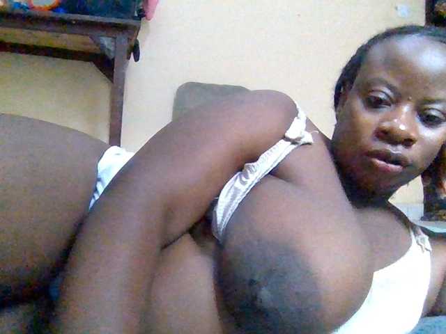 Swityass24 live cam on BongaCams