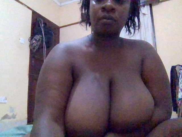 Swityass24 live cam on BongaCams