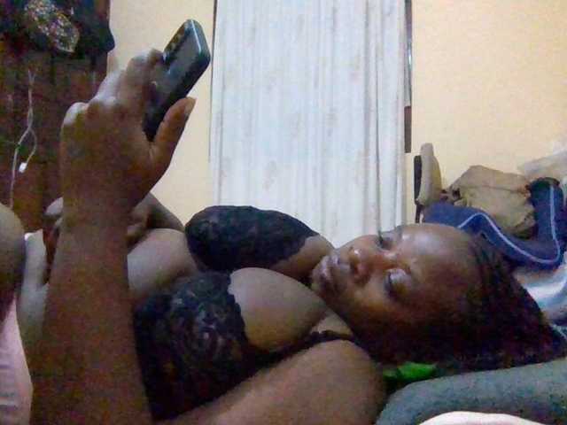 Swityass24 — live female cam