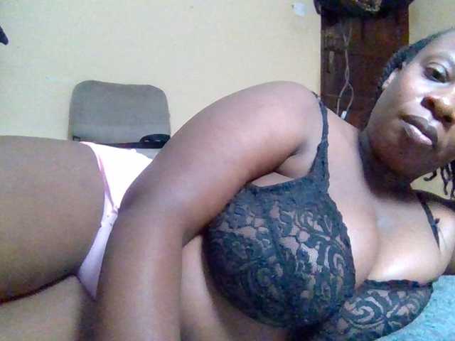 Swityass24 — live female cam