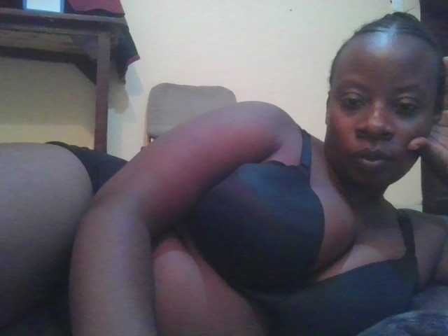 Swityass24 live cam on BongaCams