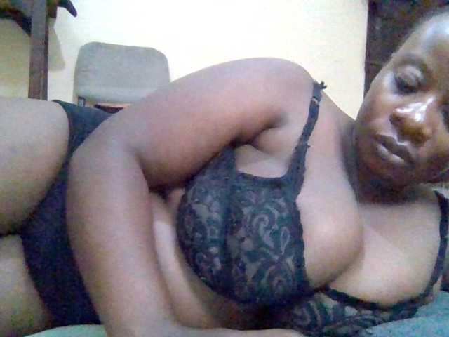 Swityass24 live cam on BongaCams