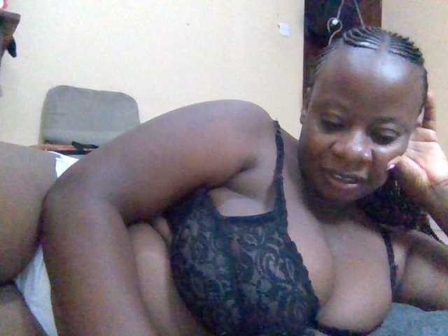 Swityass24, en directo ahora en BongaCams