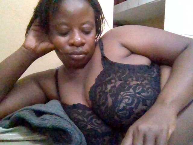 Swityass24 live cam on BongaCams