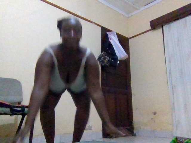 Swityass24 live cam