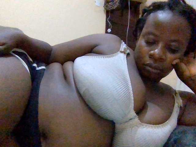 Swityass24 live cam on BongaCams