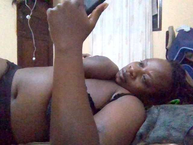 Swityass24 live cam on BongaCams