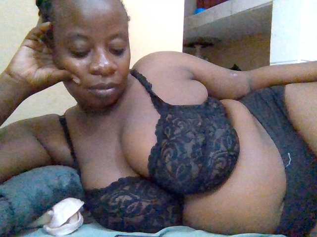 Swityass24 live webcam show