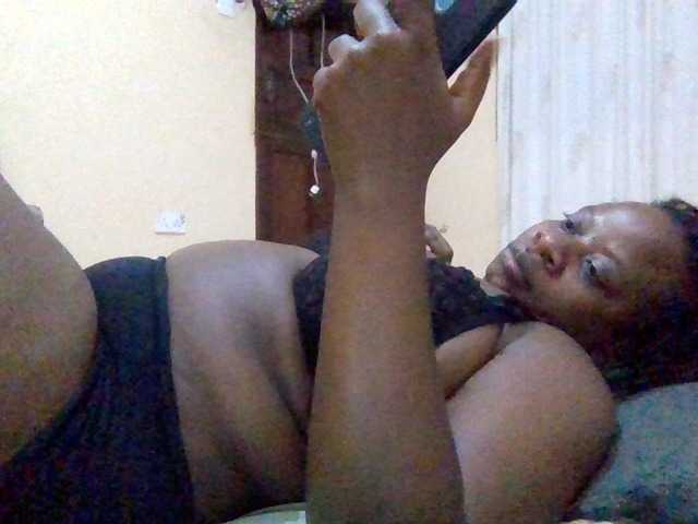 Swityass24 live cam on BongaCams