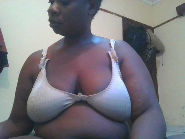 Swityass24 live cam on BongaCams