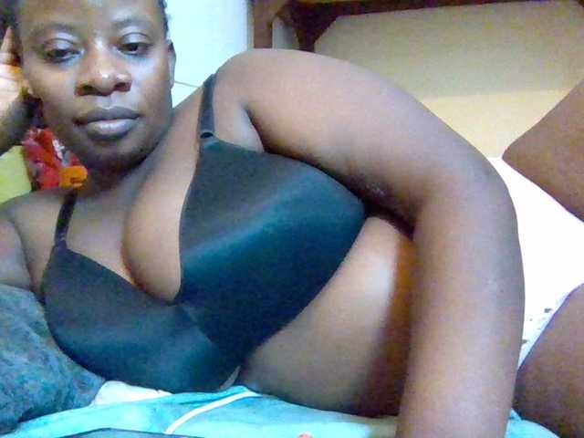 Swityass24 live cam on BongaCams