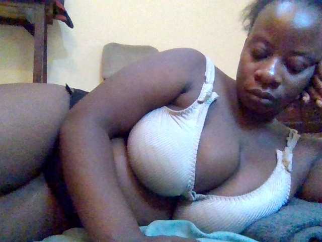 Swityass24 live cam on BongaCams
