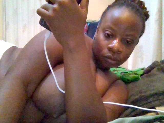 Swityass24 live webcam show