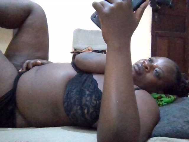 Swityass24 live cam on BongaCams