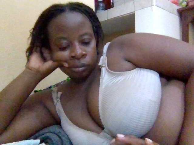 Swityass24 live cam on BongaCams