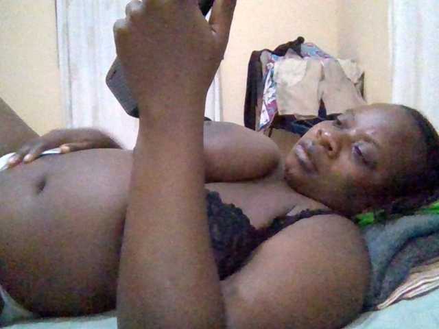Swityass24 live cam on BongaCams