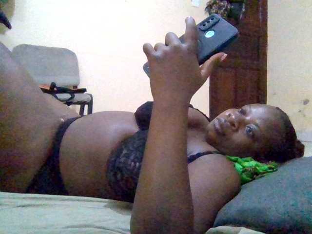 Swityass24 live cam on BongaCams