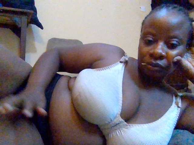 Swityass24 live cam on BongaCams
