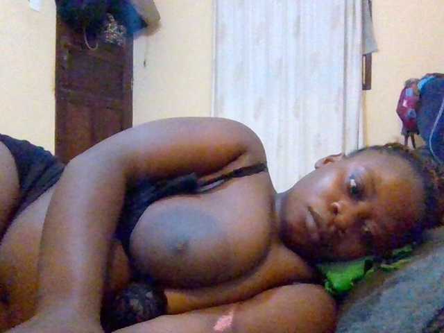 Swityass24 live cam on BongaCams