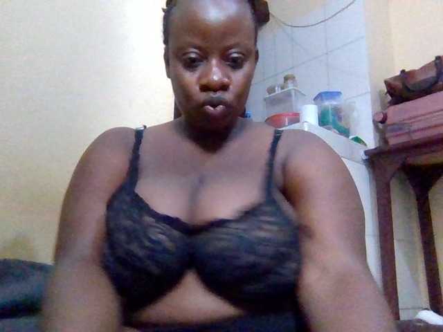 Swityass24 live cam on BongaCams