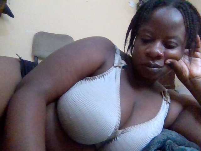 Swityass24 live cam on BongaCams