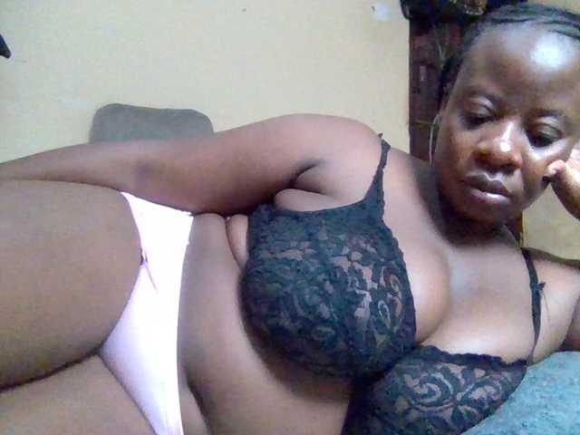 Swityass24 — live female cam