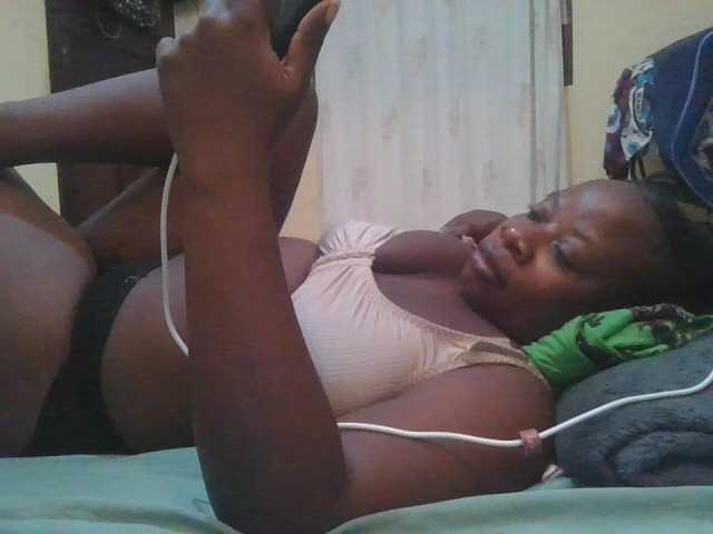 Swityass24 live cam on BongaCams