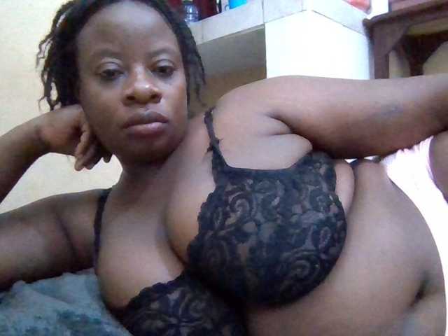 Swityass24 live cam on BongaCams