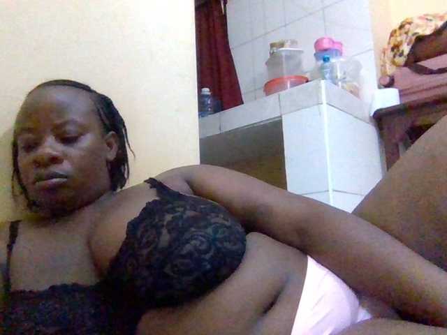 Swityass24 live cam on BongaCams