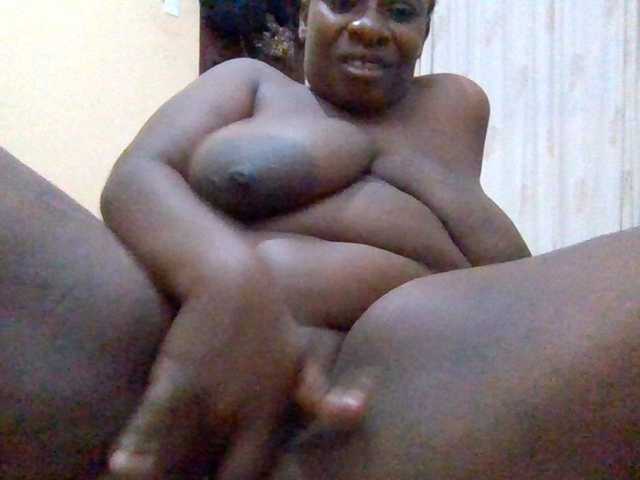Swityass24 live webcam show