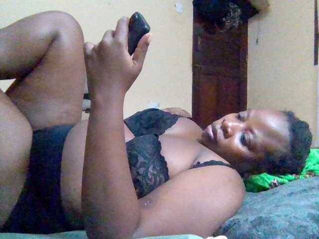 Swityass24 live cam on BongaCams