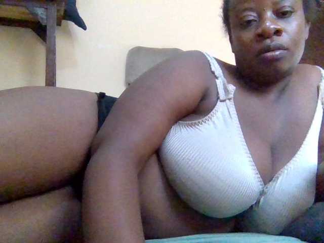 Swityass24 live cam on BongaCams