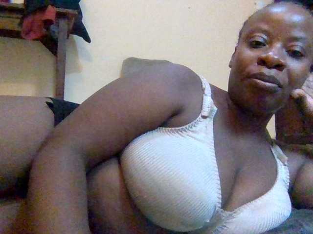 Swityass24 live cam on BongaCams