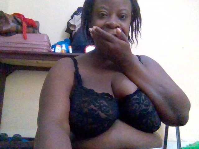 Swityass24 live cam on BongaCams